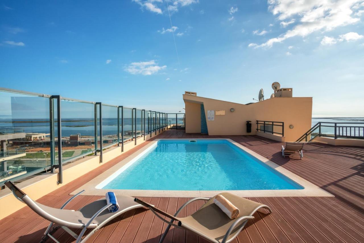 Privilege Sea View Apartment Pochet With Rooftop Pool, Village Marina - Olhão Kültér fotó